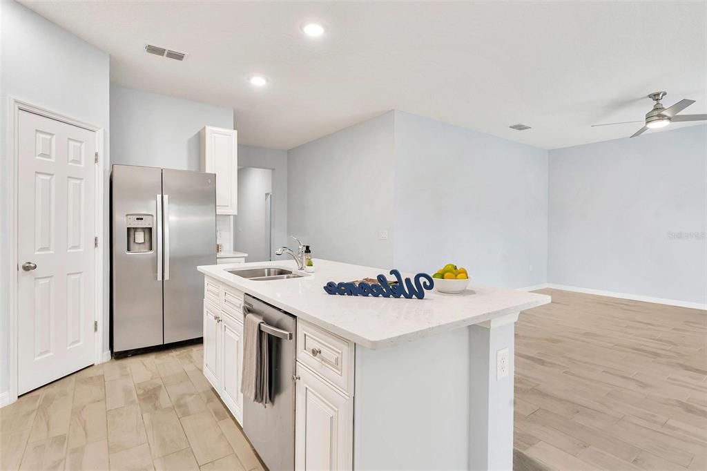 For Sale: $329,900 (3 beds, 2 baths, 1552 Square Feet)