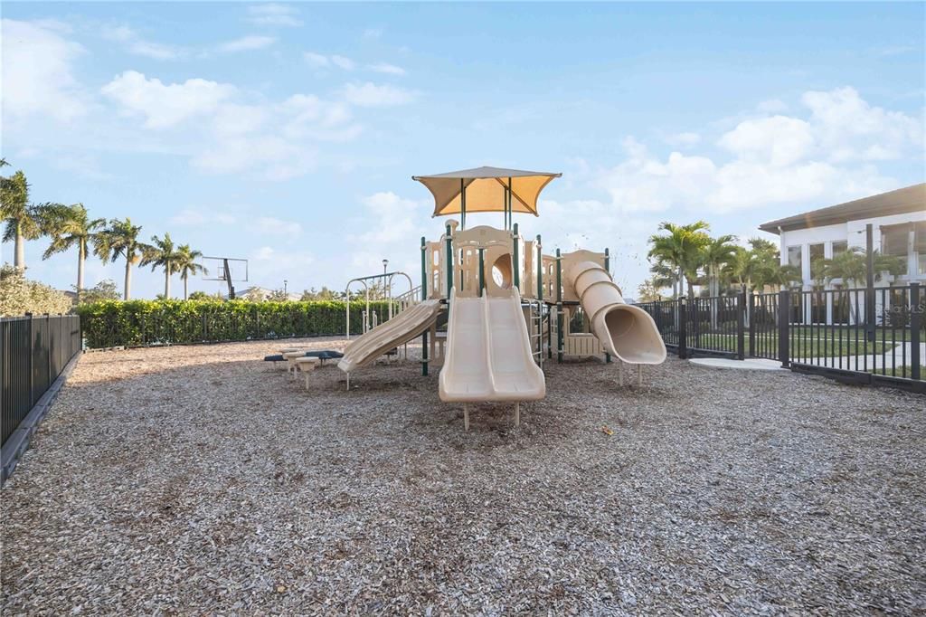 На продажу: $1,499,900 (4 спален, 5 ванн, 3646 Квадратных фут)