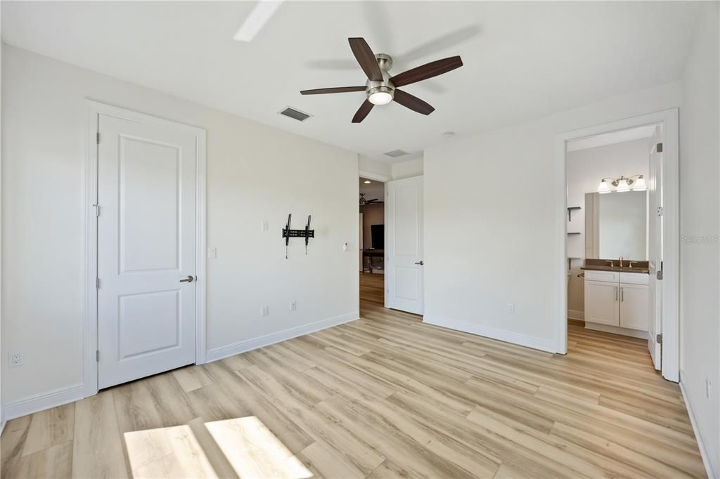 На продажу: $1,499,900 (4 спален, 5 ванн, 3646 Квадратных фут)