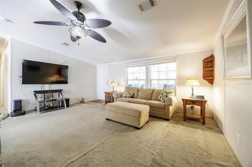 En Venta: $297,500 (4 camas, 2 baños, 1590 Pies cuadrados)