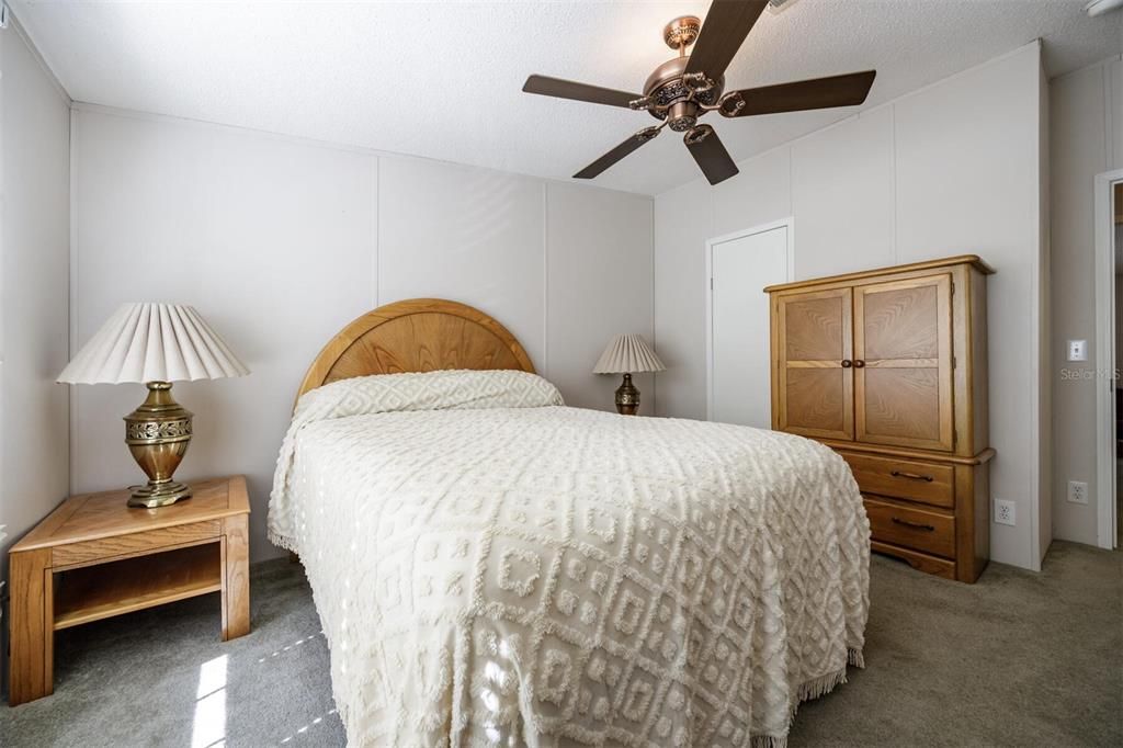 En Venta: $297,500 (4 camas, 2 baños, 1590 Pies cuadrados)