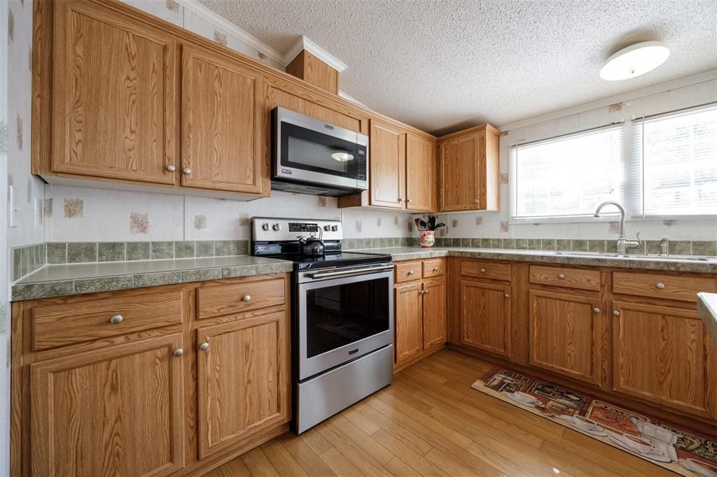 En Venta: $297,500 (4 camas, 2 baños, 1590 Pies cuadrados)