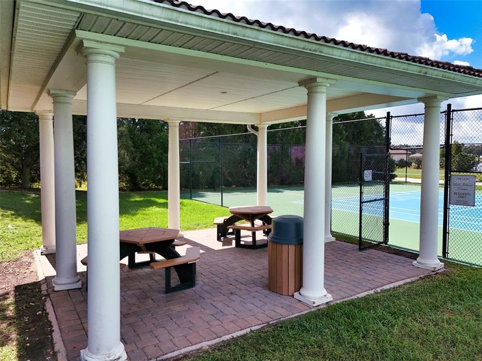 Activo con contrato: $629,900 (4 camas, 4 baños, 3386 Pies cuadrados)