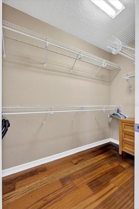 Activo con contrato: $629,900 (4 camas, 4 baños, 3386 Pies cuadrados)