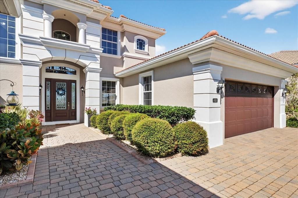 Activo con contrato: $629,900 (4 camas, 4 baños, 3386 Pies cuadrados)