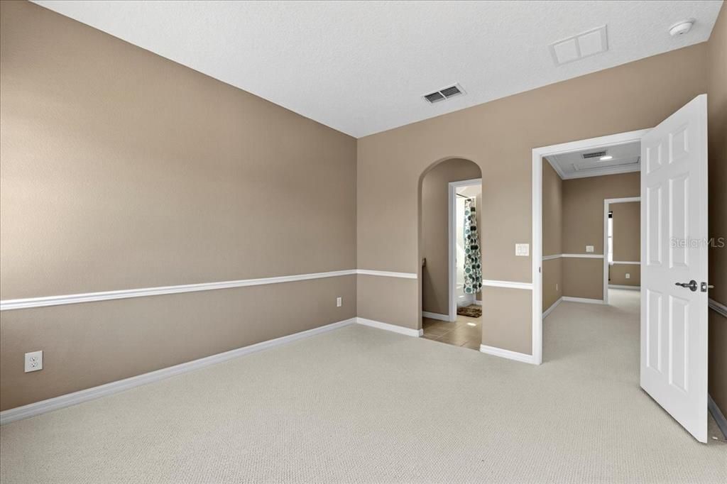 Activo con contrato: $629,900 (4 camas, 4 baños, 3386 Pies cuadrados)