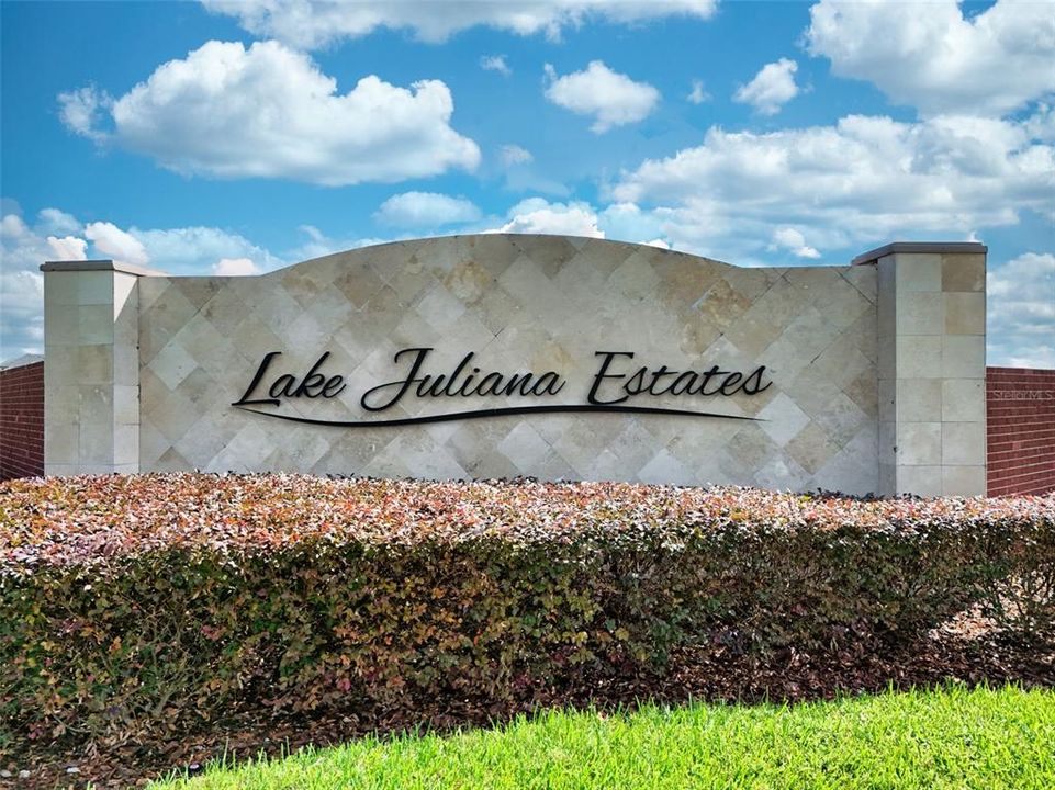 Activo con contrato: $629,900 (4 camas, 4 baños, 3386 Pies cuadrados)