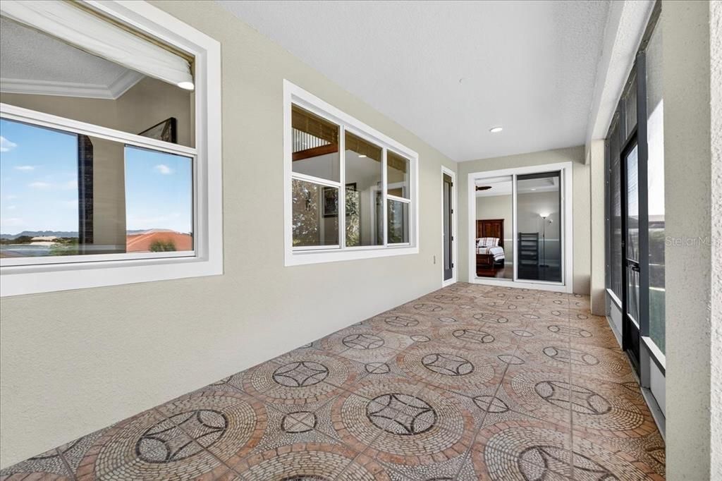 Activo con contrato: $629,900 (4 camas, 4 baños, 3386 Pies cuadrados)