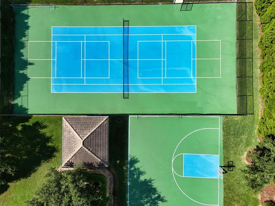 Activo con contrato: $629,900 (4 camas, 4 baños, 3386 Pies cuadrados)