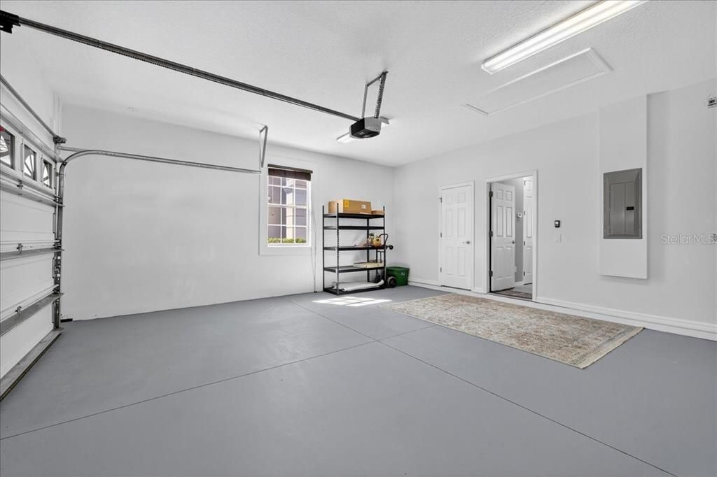 Activo con contrato: $629,900 (4 camas, 4 baños, 3386 Pies cuadrados)