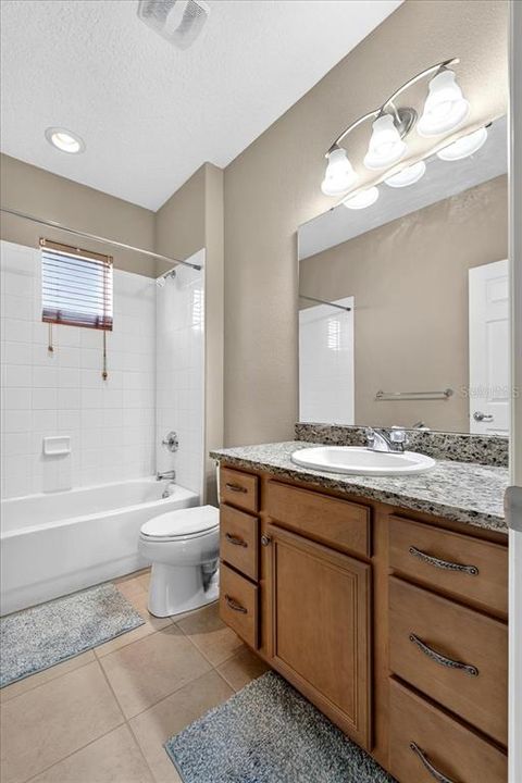 Activo con contrato: $629,900 (4 camas, 4 baños, 3386 Pies cuadrados)