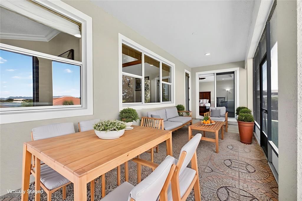 Activo con contrato: $629,900 (4 camas, 4 baños, 3386 Pies cuadrados)