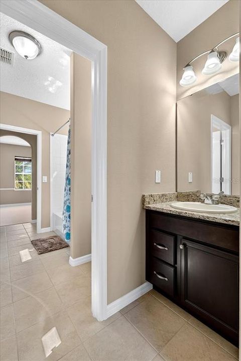 Activo con contrato: $629,900 (4 camas, 4 baños, 3386 Pies cuadrados)