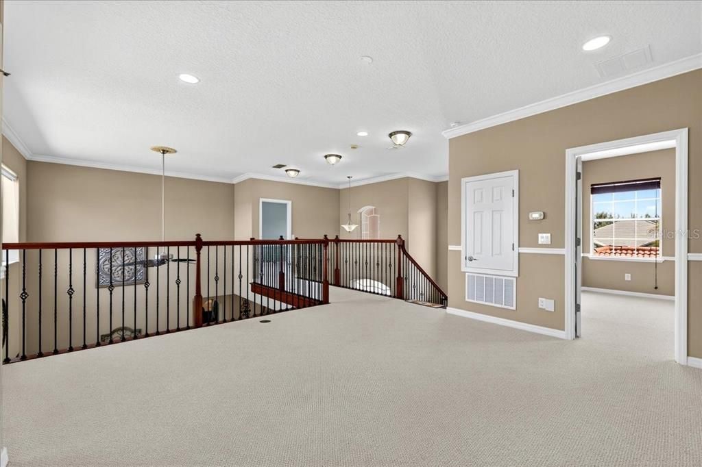 Activo con contrato: $629,900 (4 camas, 4 baños, 3386 Pies cuadrados)