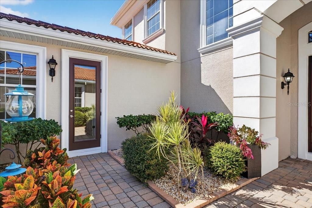 Activo con contrato: $629,900 (4 camas, 4 baños, 3386 Pies cuadrados)