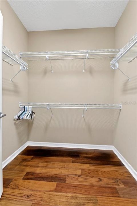 Activo con contrato: $629,900 (4 camas, 4 baños, 3386 Pies cuadrados)