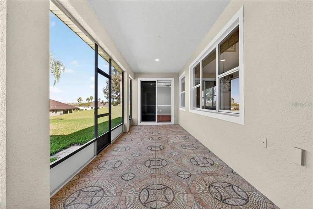 Activo con contrato: $629,900 (4 camas, 4 baños, 3386 Pies cuadrados)