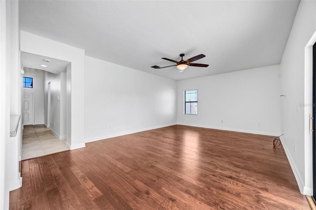 Active With Contract: $695,000 (6 beds, 3 baths, 3127 Square Feet)