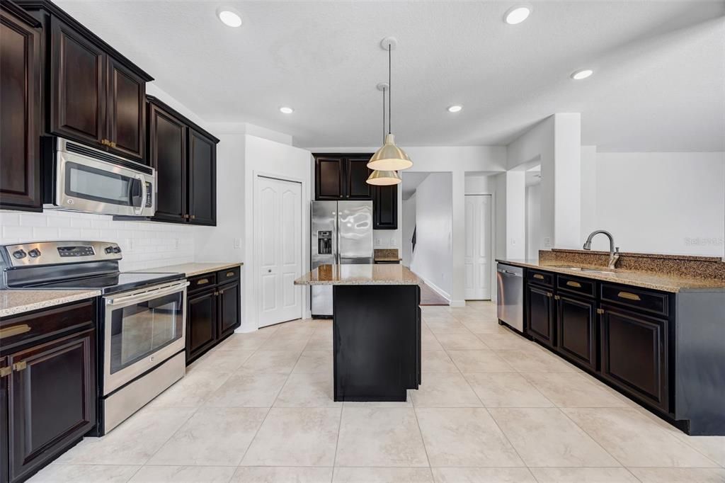 Active With Contract: $695,000 (6 beds, 3 baths, 3127 Square Feet)