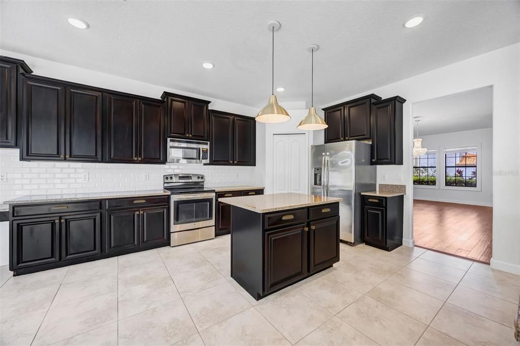 Active With Contract: $695,000 (6 beds, 3 baths, 3127 Square Feet)