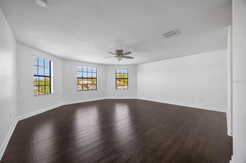 Active With Contract: $695,000 (6 beds, 3 baths, 3127 Square Feet)