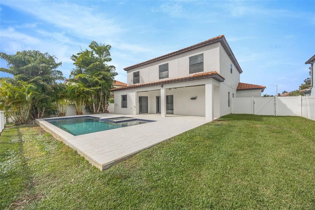 Active With Contract: $695,000 (6 beds, 3 baths, 3127 Square Feet)