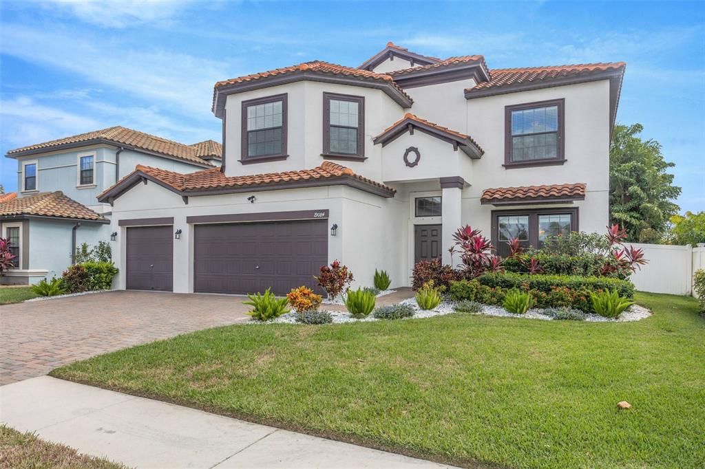 Active With Contract: $695,000 (6 beds, 3 baths, 3127 Square Feet)