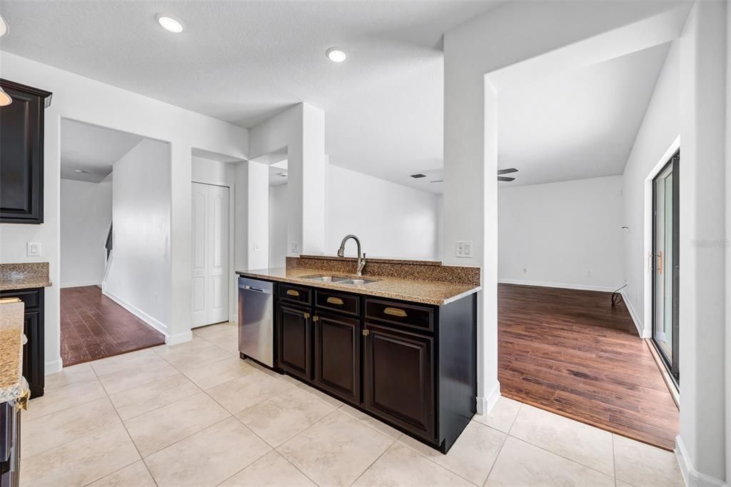 Active With Contract: $695,000 (6 beds, 3 baths, 3127 Square Feet)