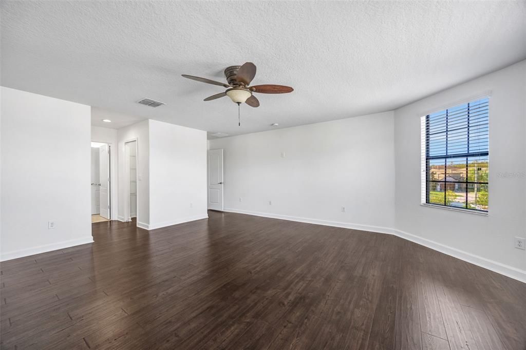 Active With Contract: $695,000 (6 beds, 3 baths, 3127 Square Feet)