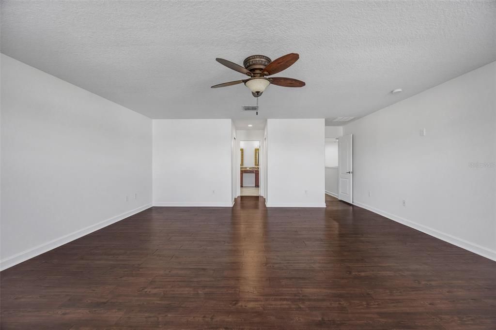 Active With Contract: $695,000 (6 beds, 3 baths, 3127 Square Feet)