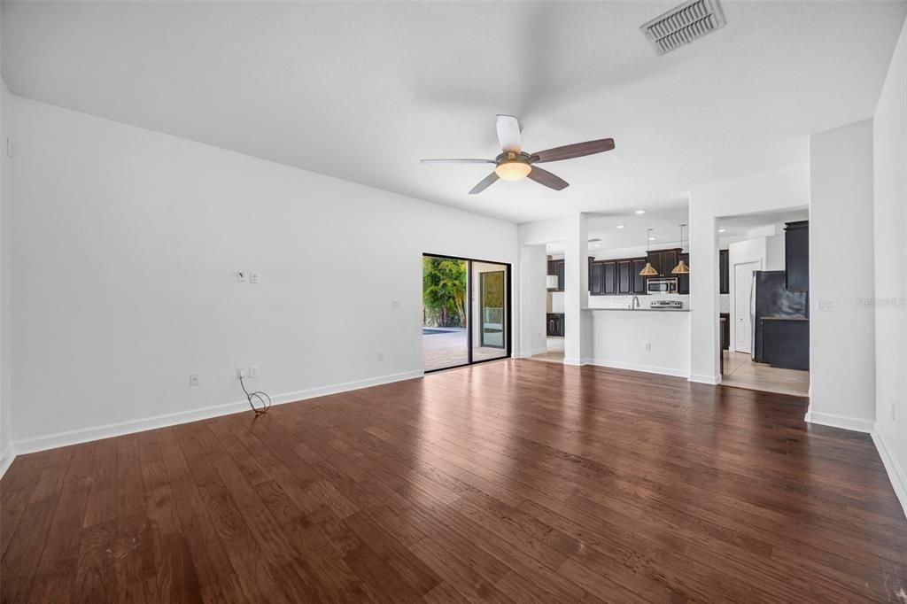 Active With Contract: $695,000 (6 beds, 3 baths, 3127 Square Feet)