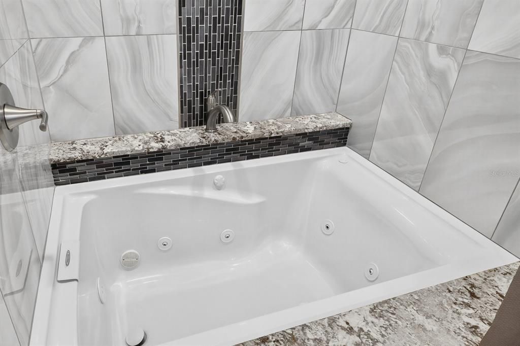 Active With Contract: $445,000 (3 beds, 2 baths, 1314 Square Feet)