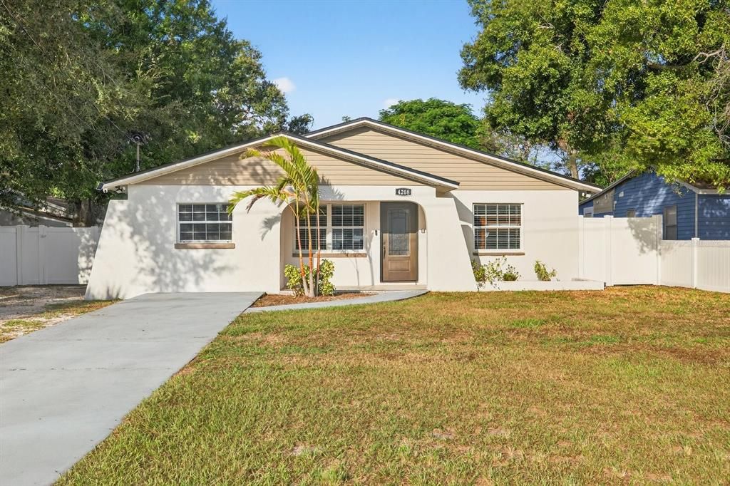 Active With Contract: $445,000 (3 beds, 2 baths, 1314 Square Feet)