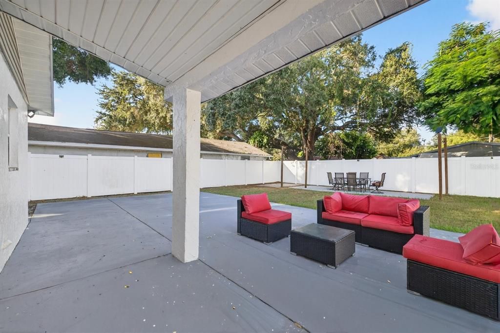 Active With Contract: $445,000 (3 beds, 2 baths, 1314 Square Feet)