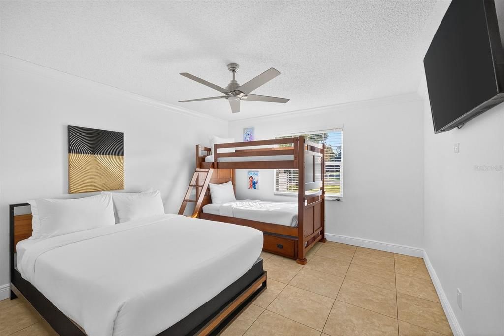 Active With Contract: $445,000 (3 beds, 2 baths, 1314 Square Feet)