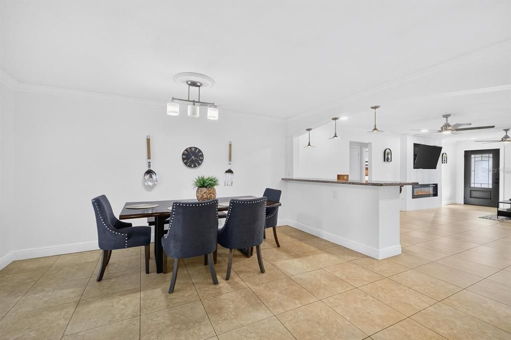 Active With Contract: $445,000 (3 beds, 2 baths, 1314 Square Feet)