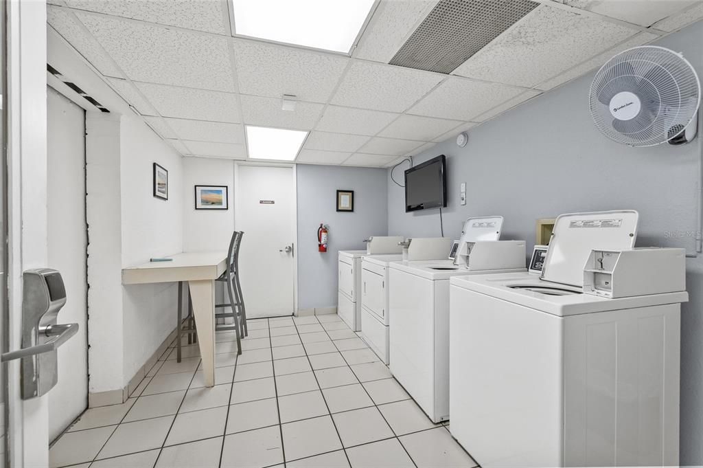 For Sale: $375,000 (0 beds, 1 baths, 330 Square Feet)