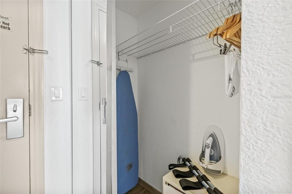 For Sale: $375,000 (0 beds, 1 baths, 330 Square Feet)