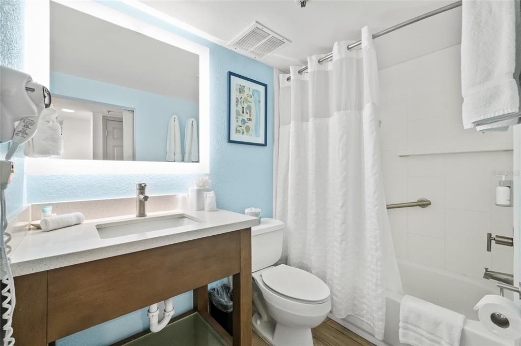 For Sale: $375,000 (0 beds, 1 baths, 330 Square Feet)