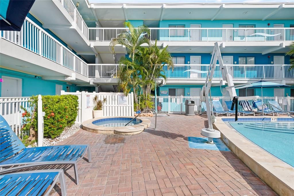 For Sale: $375,000 (0 beds, 1 baths, 330 Square Feet)