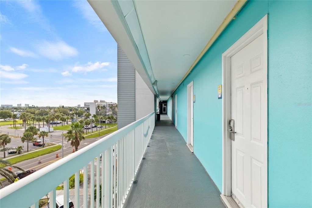 For Sale: $375,000 (0 beds, 1 baths, 330 Square Feet)