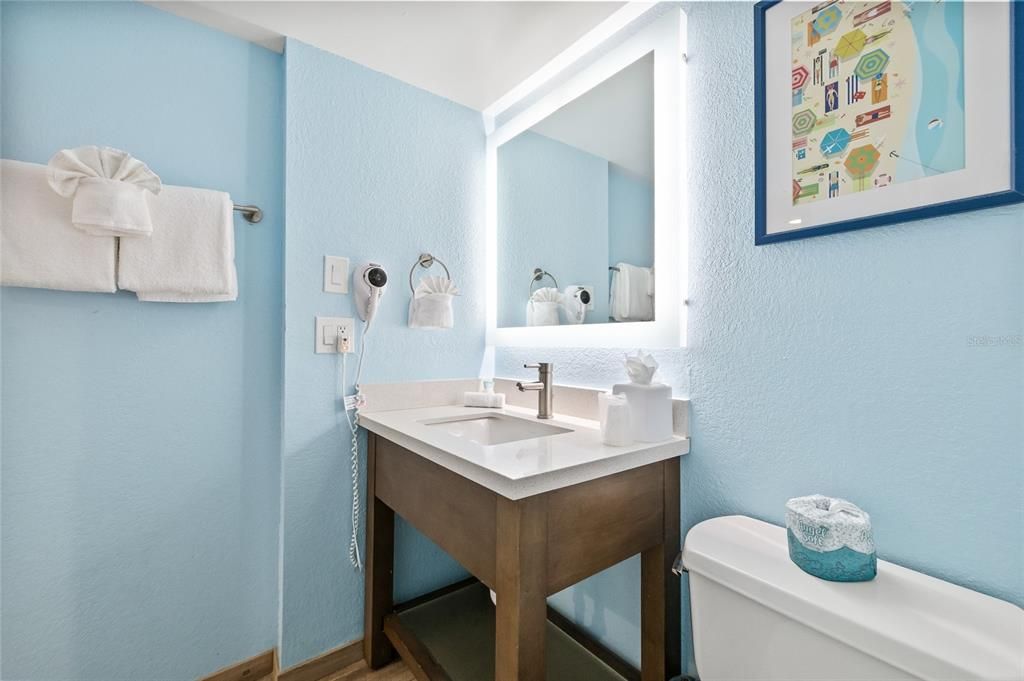 For Sale: $375,000 (0 beds, 1 baths, 330 Square Feet)