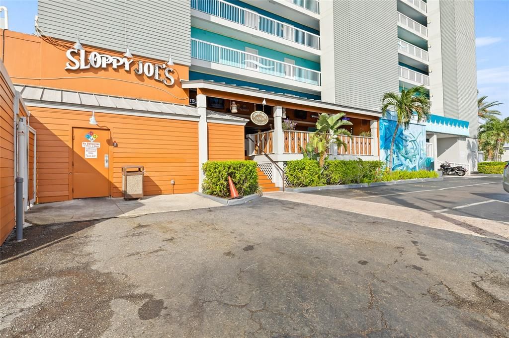 For Sale: $375,000 (0 beds, 1 baths, 330 Square Feet)