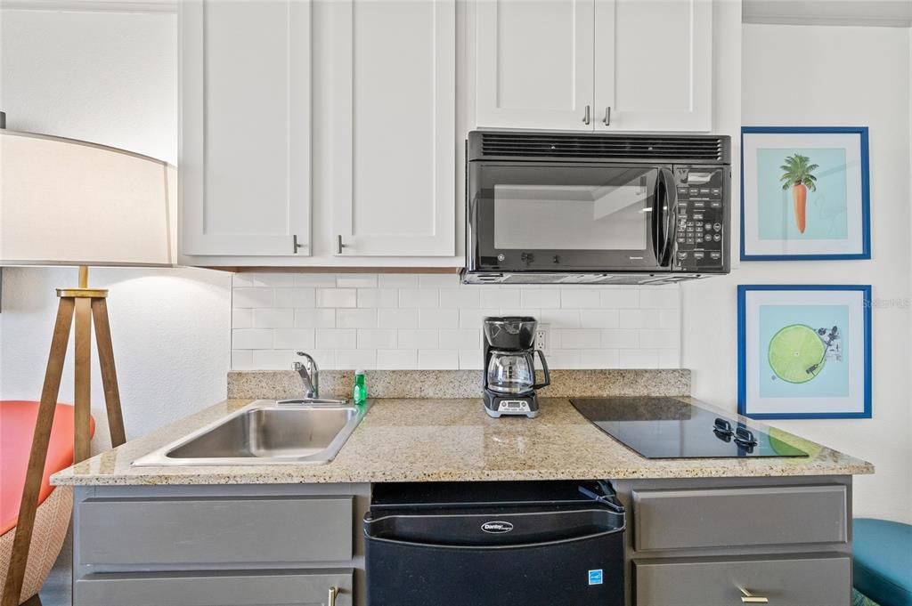 For Sale: $375,000 (0 beds, 1 baths, 330 Square Feet)