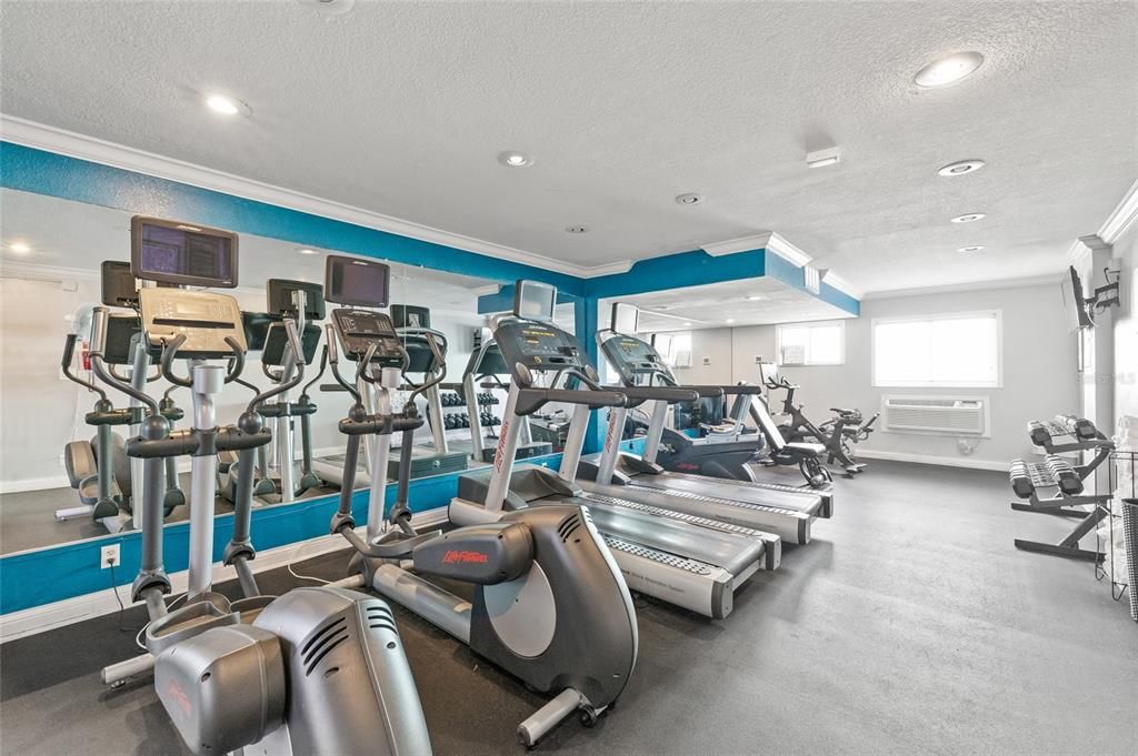 For Sale: $375,000 (0 beds, 1 baths, 330 Square Feet)