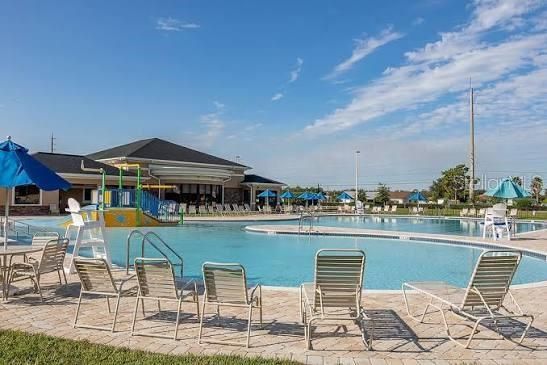 For Sale: $299,999 (4 beds, 2 baths, 1716 Square Feet)