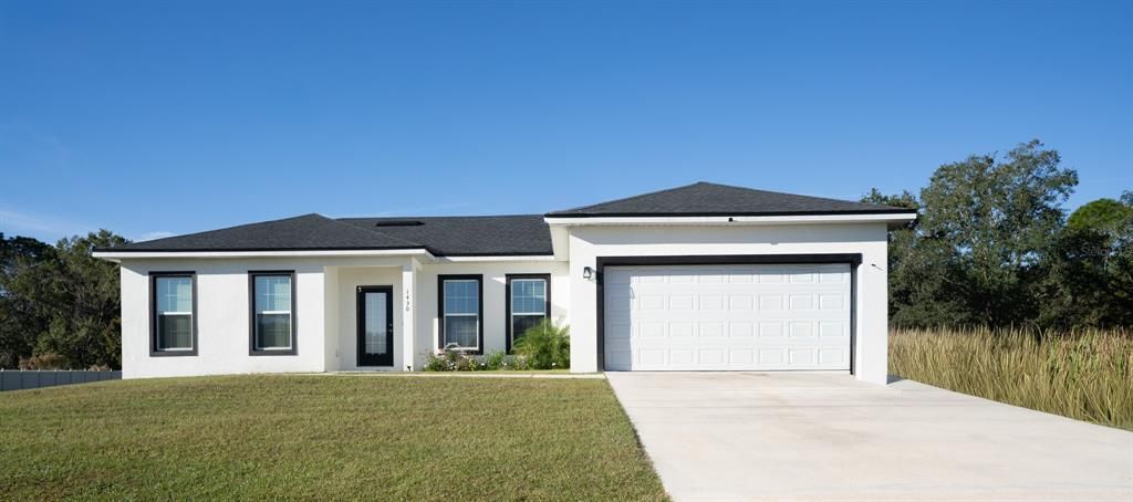 For Sale: $299,999 (4 beds, 2 baths, 1716 Square Feet)