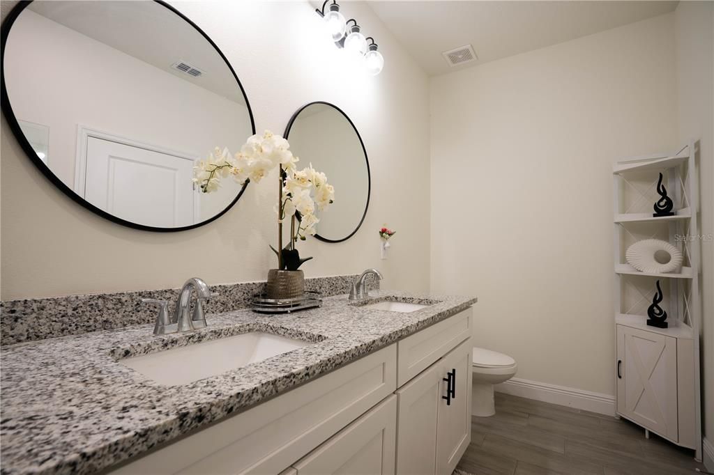 For Sale: $299,999 (4 beds, 2 baths, 1716 Square Feet)