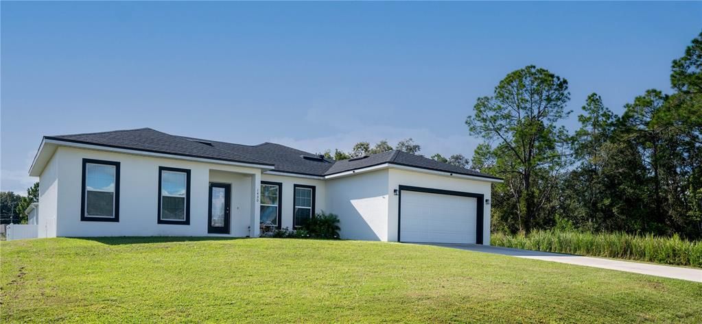 For Sale: $299,999 (4 beds, 2 baths, 1716 Square Feet)