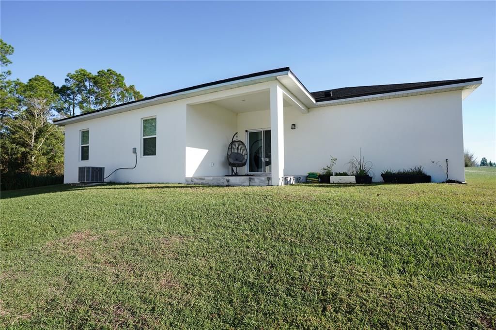 For Sale: $299,999 (4 beds, 2 baths, 1716 Square Feet)